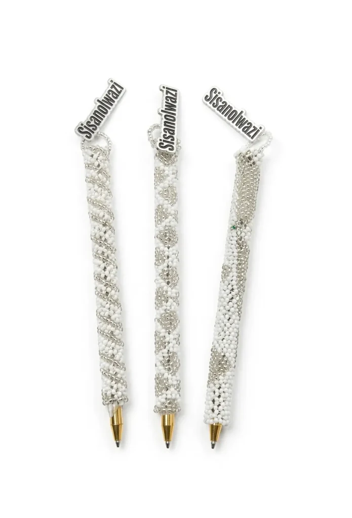 Beaded pen in white & Silver
